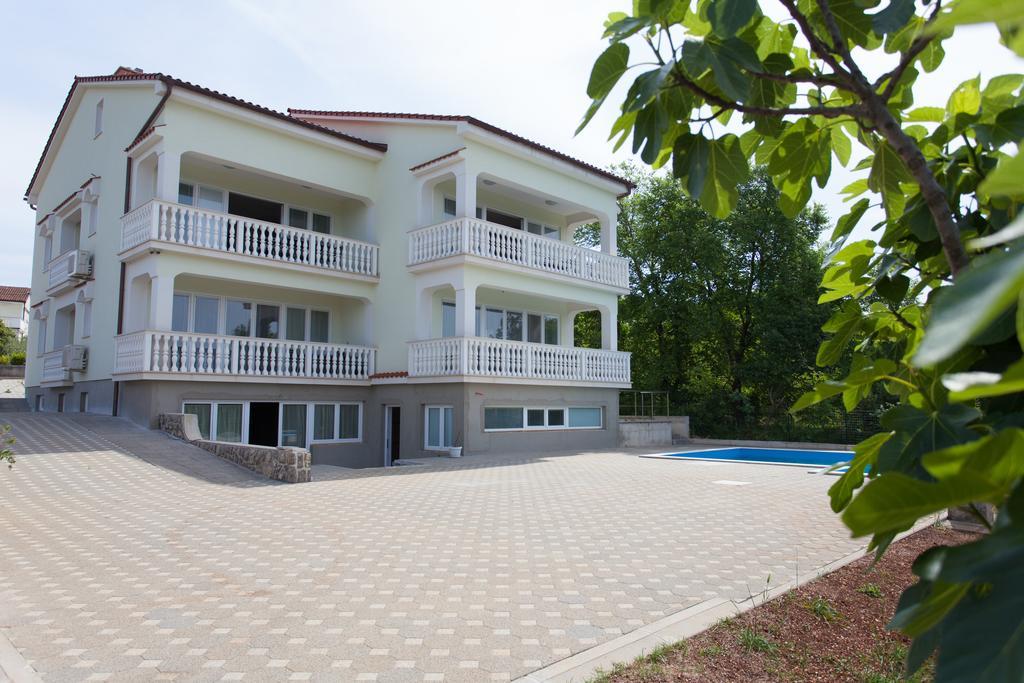 Apartments Gorancica Malinska Buitenkant foto