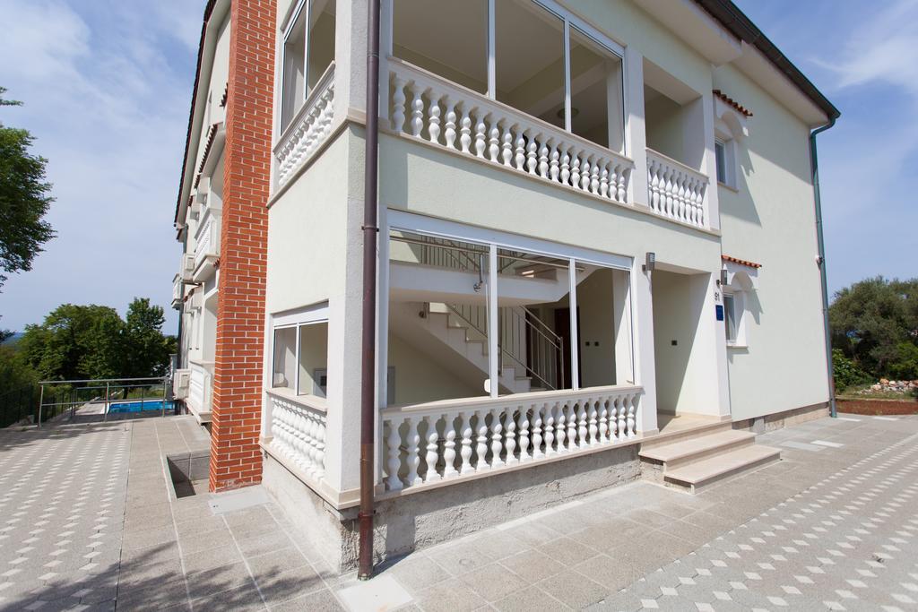 Apartments Gorancica Malinska Buitenkant foto