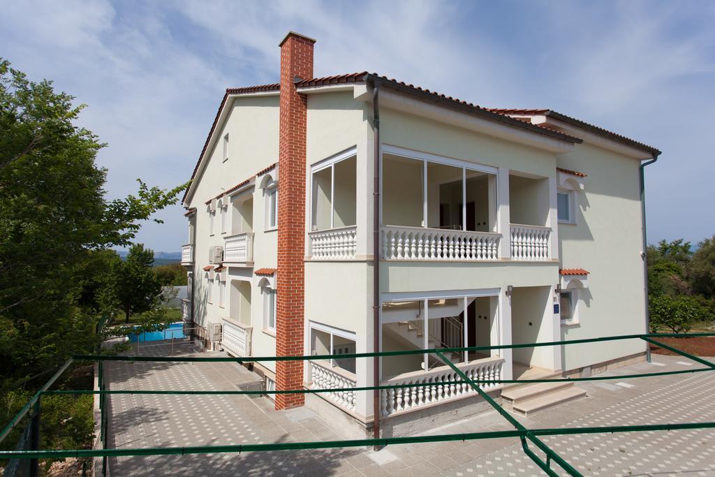 Apartments Gorancica Malinska Buitenkant foto